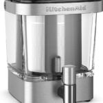 How does the KitchenAid cold brew coffee maker work?